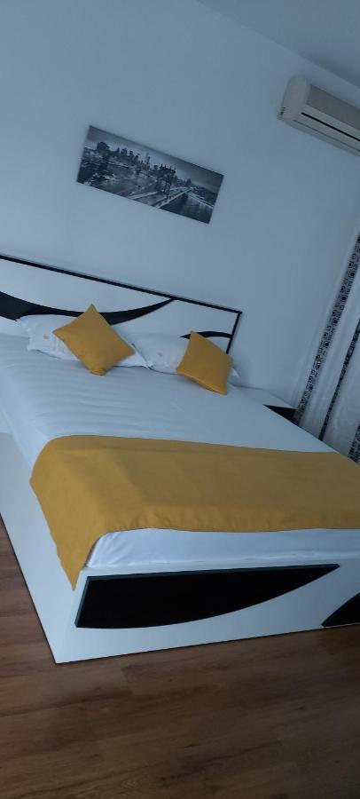 Stephanovy Guest House Sozopol Bagian luar foto