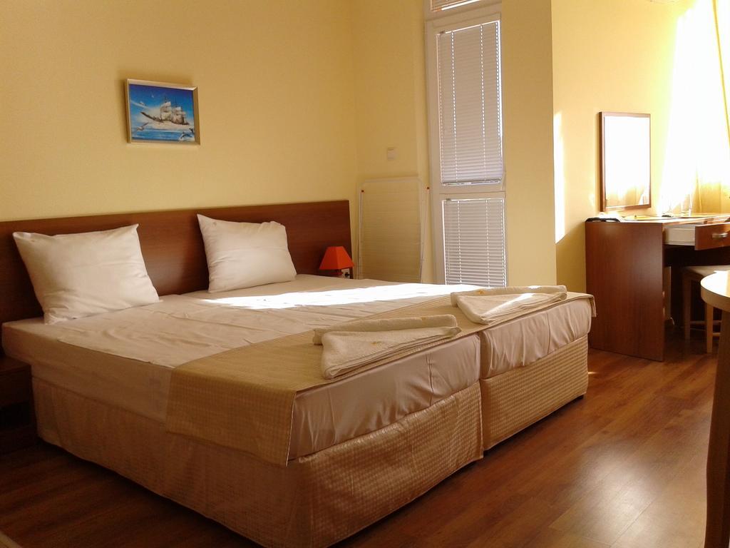 Stephanovy Guest House Sozopol Ruang foto
