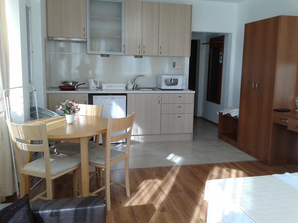 Stephanovy Guest House Sozopol Ruang foto