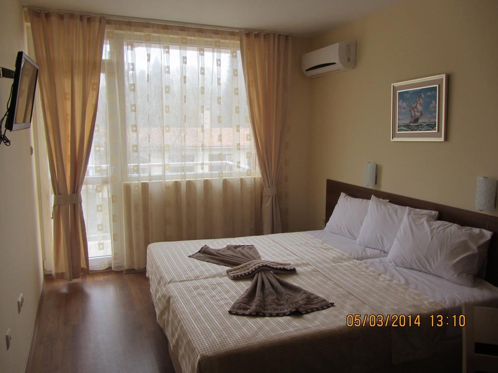 Stephanovy Guest House Sozopol Ruang foto