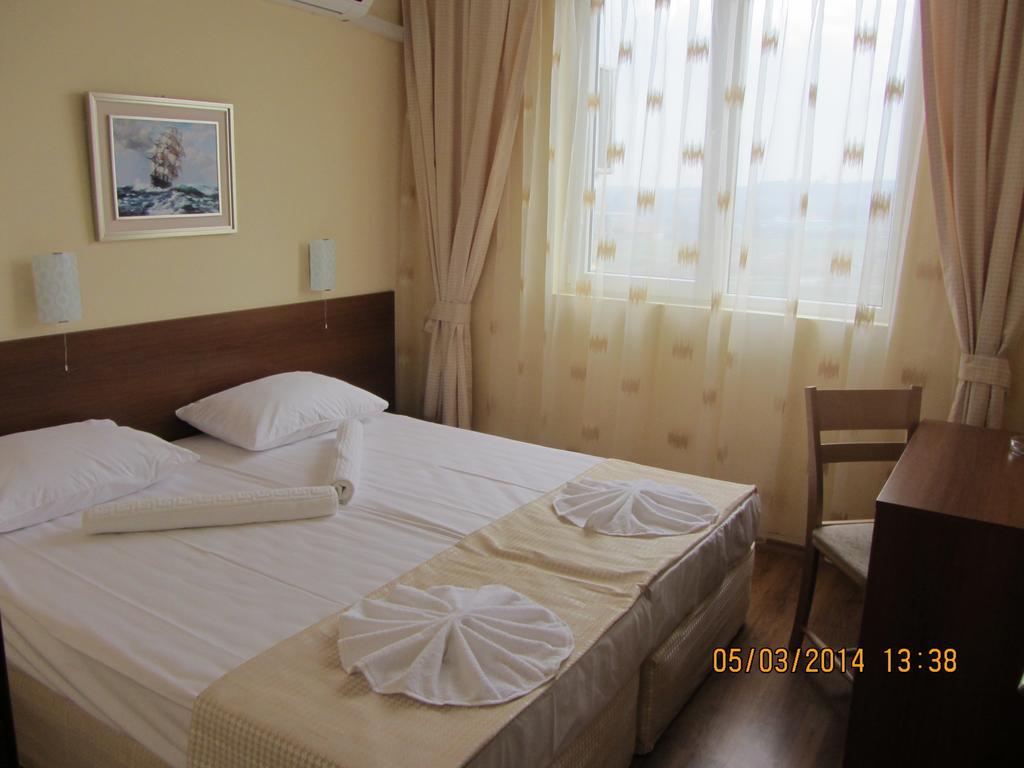 Stephanovy Guest House Sozopol Ruang foto