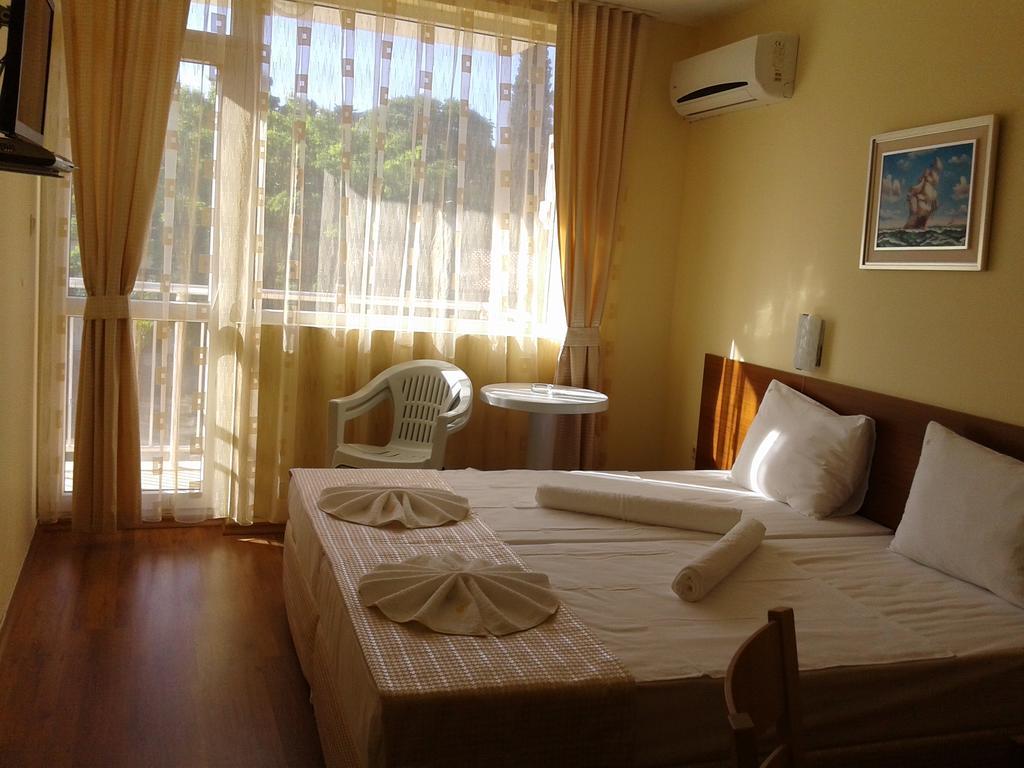 Stephanovy Guest House Sozopol Bagian luar foto